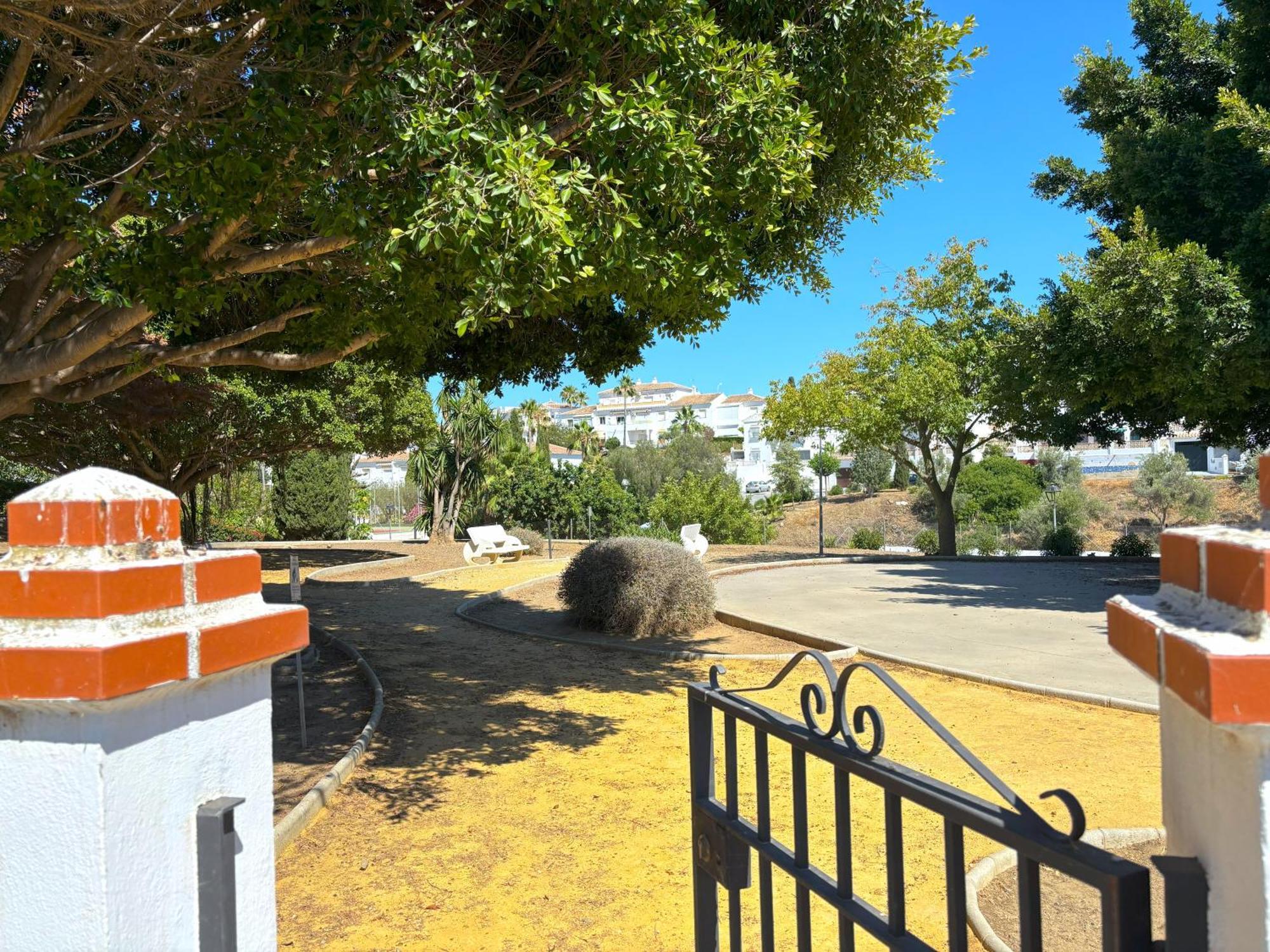 טורוקס Evans Realty Bb Adosado & Piscina & Tenis & Jardines מראה חיצוני תמונה