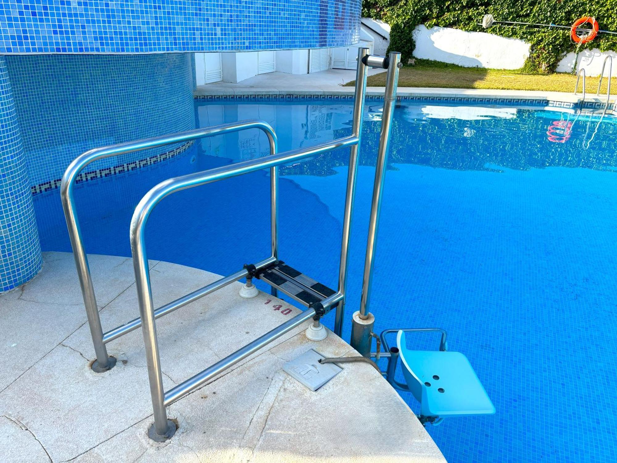 טורוקס Evans Realty Bb Adosado & Piscina & Tenis & Jardines מראה חיצוני תמונה